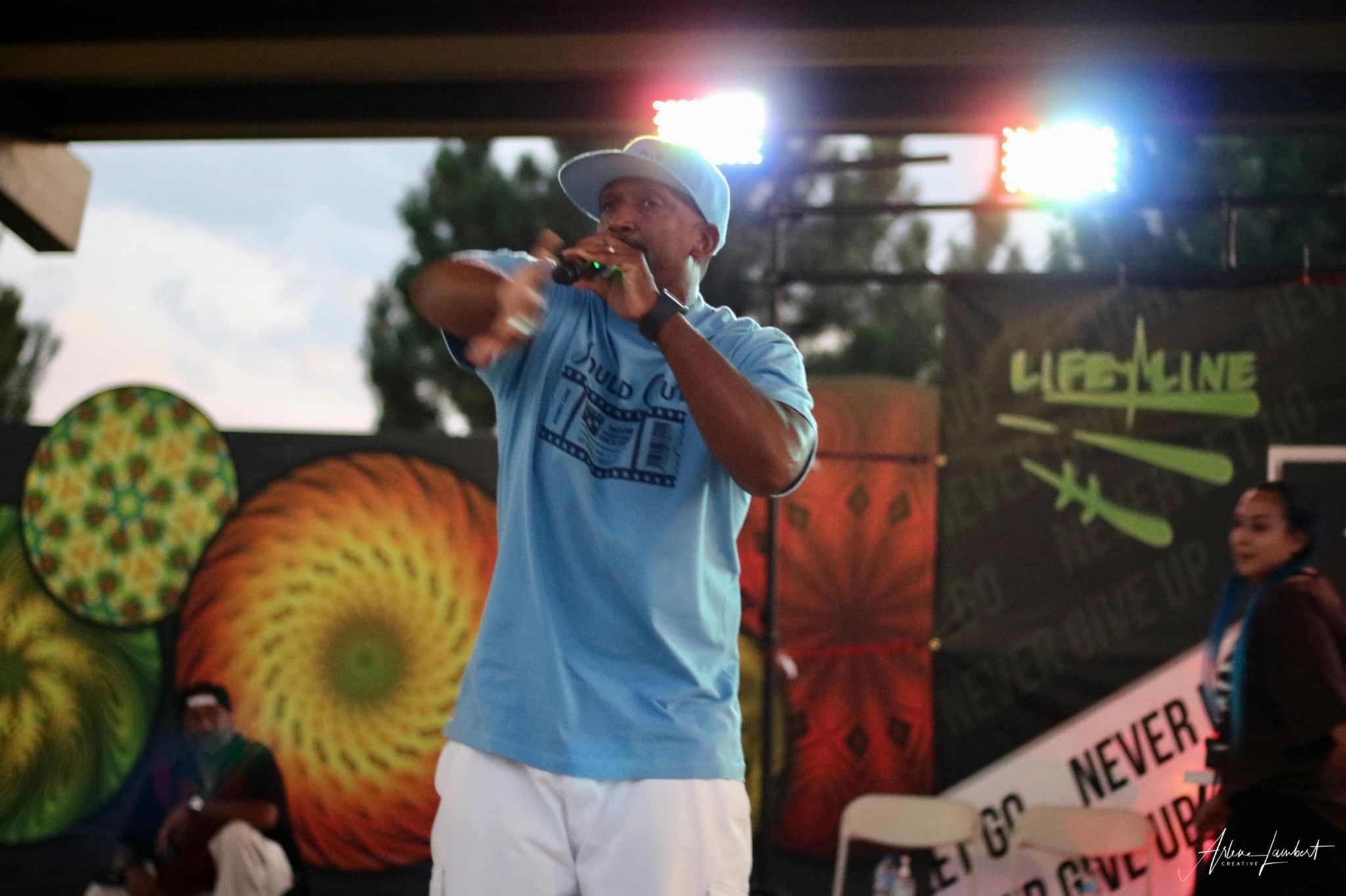 Mi Gente Crew nighttime concert